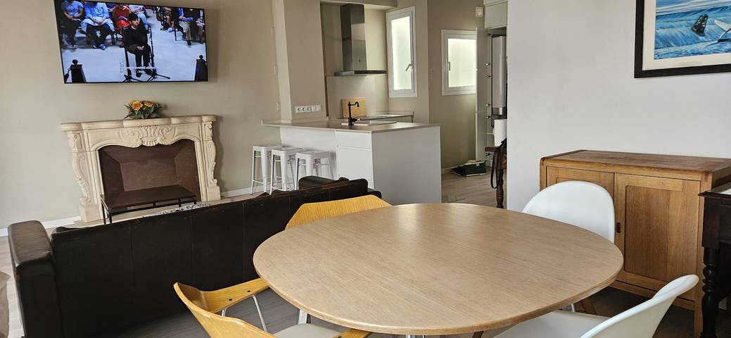 Entire apartment, Apartment 'Super Centríco Piso En Barcelona' with Wi-Fi and Air Conditioning in Barcelona Centre, Barcelona