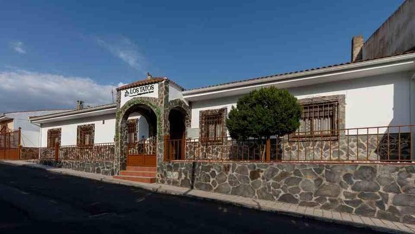 Casa rural para 18 personas, con Terraza y Jardín además de Piscina y Vistas en Colomera