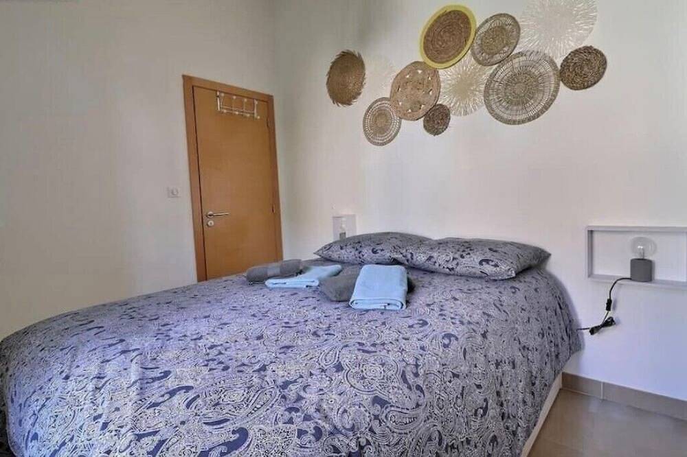 Family home on the heights of Miramas-Le-Vieux in the heart of Provence in Miramas, Istres region