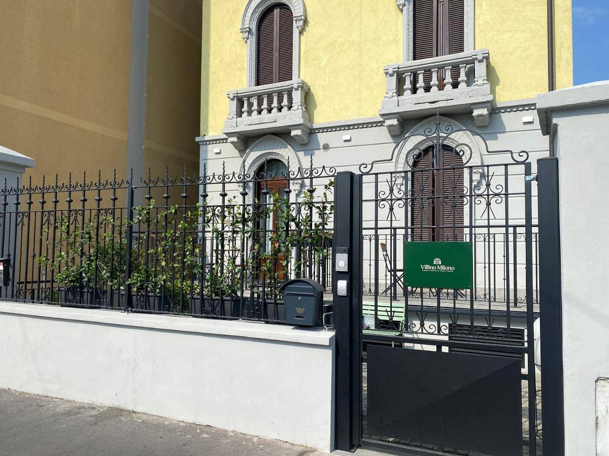 Villino Milano in Vigentino, Milan