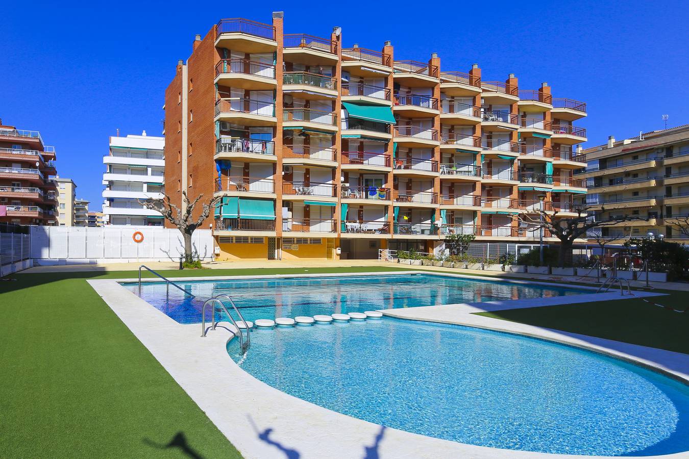 Appartement entier, 🏖️ Playa a 200m | Piscina y apartamento reformado in La Pineda, Platja de la Pineda