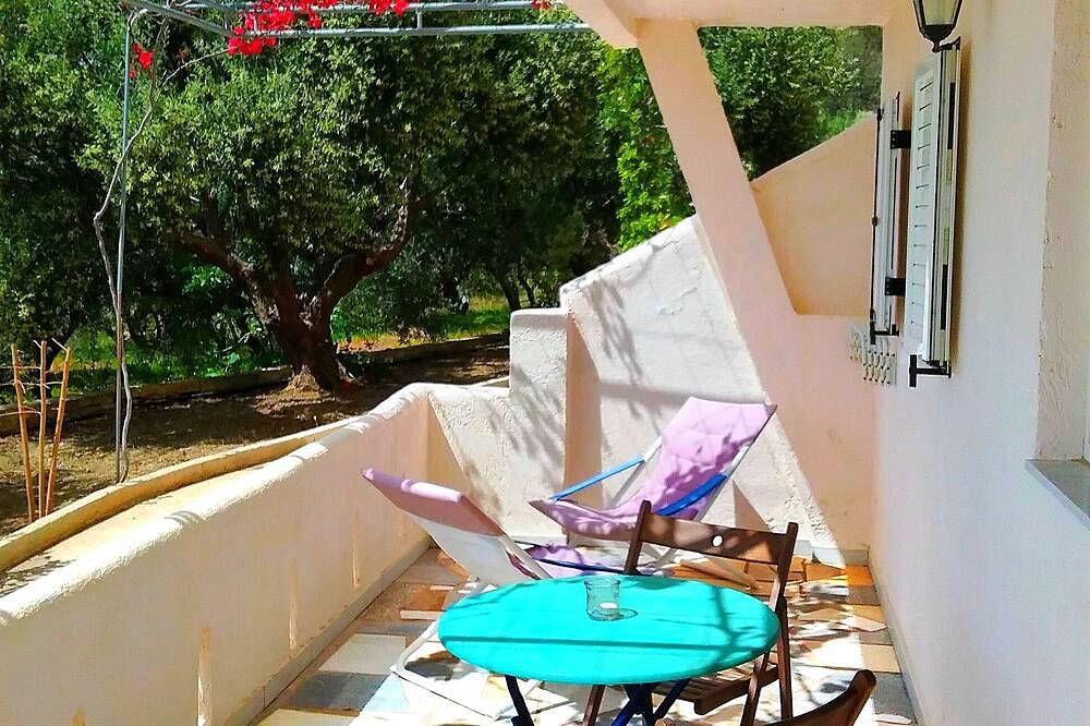 Ganze Wohnung, La Luna Blu Apartment \"Pappagallo\", Meerblick, 500 Meter vom Strand entfernt in Ferma, Lasithi