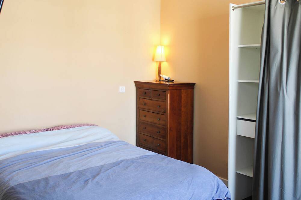 Ganze Wohnung, Bright apartment with balcony - 6 people in Clichy, Hauts-de-Seine