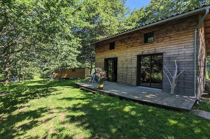 Location de vacances pour 3 personnes, avec jardin à Saint-Pardoux