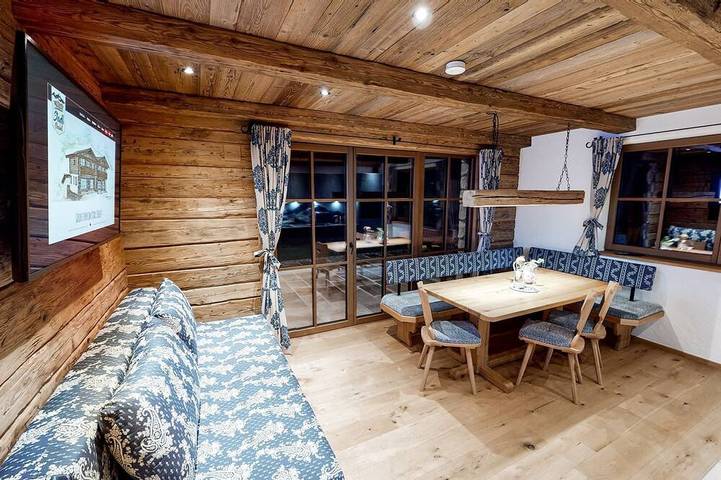 Blockhütte für 8 Personen, mit Garten und Terrasse sowie Sauna in Ischgl