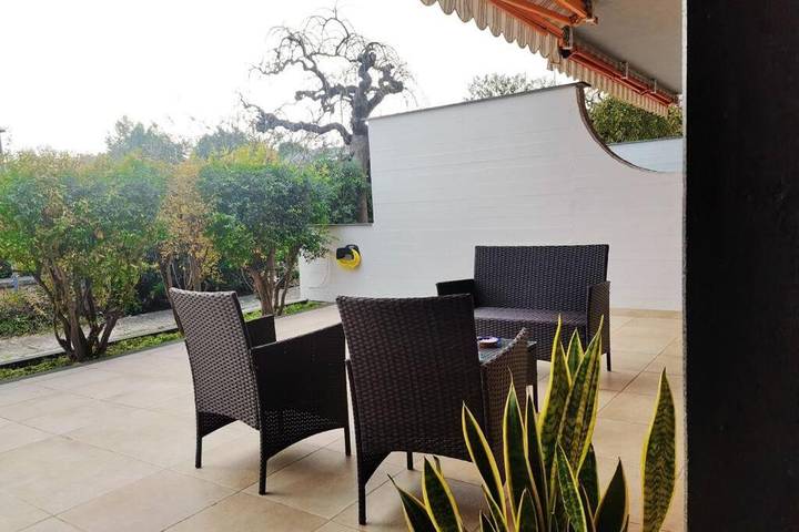 Appartamento per 4 persone, con giardino e piscina a Torre a Mare