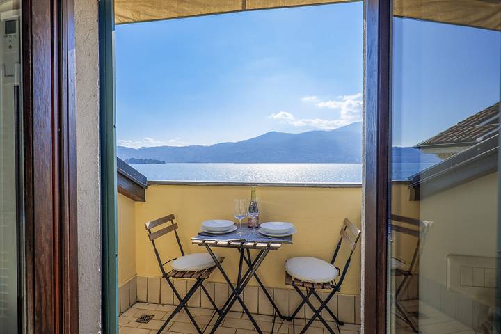 Gîte pour 4 personnes, avec vue ainsi que vue sur le lac et balcon, animaux acceptés dans Verbania - 4