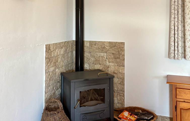Mountain View Terrace Apartment with Baby Bed in El Gastor, White Villages