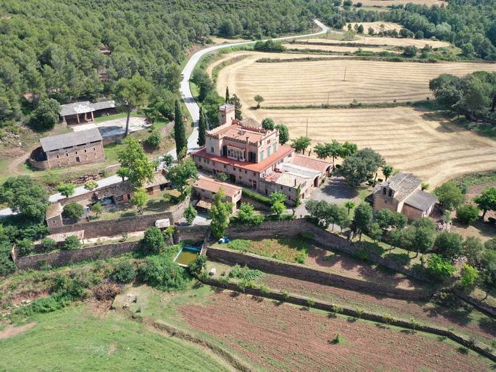 Casa rural para 14 personas, con vistas al lago y jardín, Familias con niños en Bages - 2