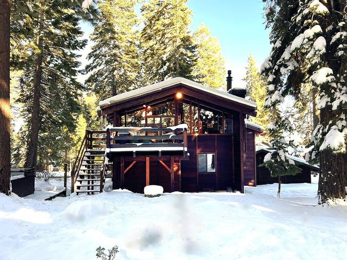 Vacation rental for 8 people, with hot tub and yard as well as terrace in Tahoe City