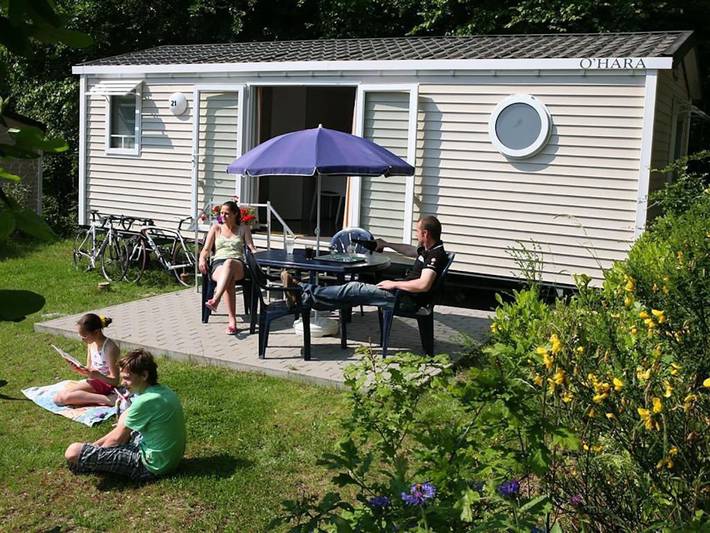 Vakantiewoning voor 4 personen, met Terras en Zwembad in Viroinval