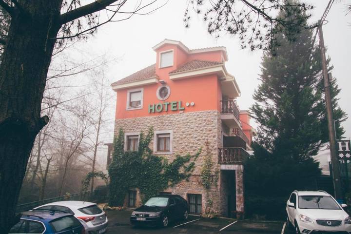 Hotel para 3 personas, con terraza y jardín en Cangas de Onís