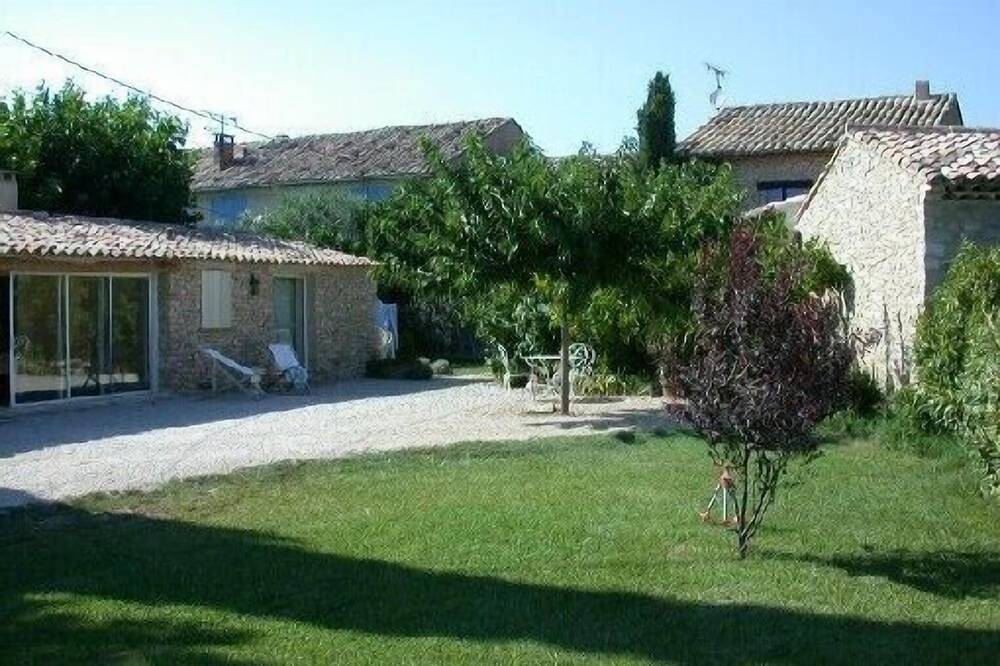 Provenzalisches Bauernhaus mit Pool in Joucas, Regionaler Naturpark Luberon