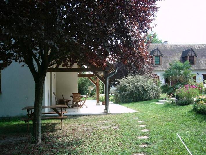 Location de vacances pour 4 personnes, avec jardin ainsi que terrasse et piscine à Contres - 3