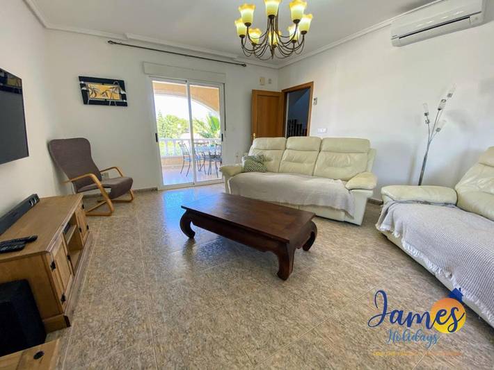 Villa pour 10 personnes, avec Balcon et Terrasse ainsi que Jardin et Piscine à Torrevieja - 4