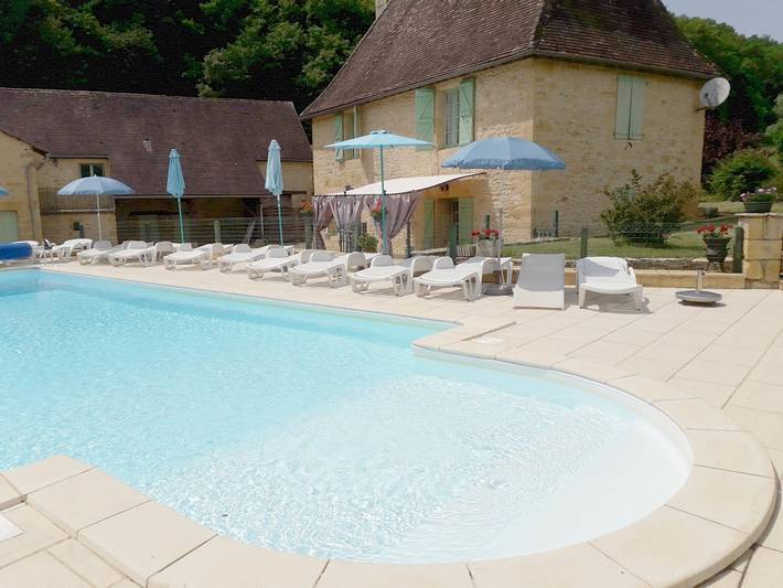 Gîte pour 6 personnes, avec terrasse ainsi que piscine et jardin - 1