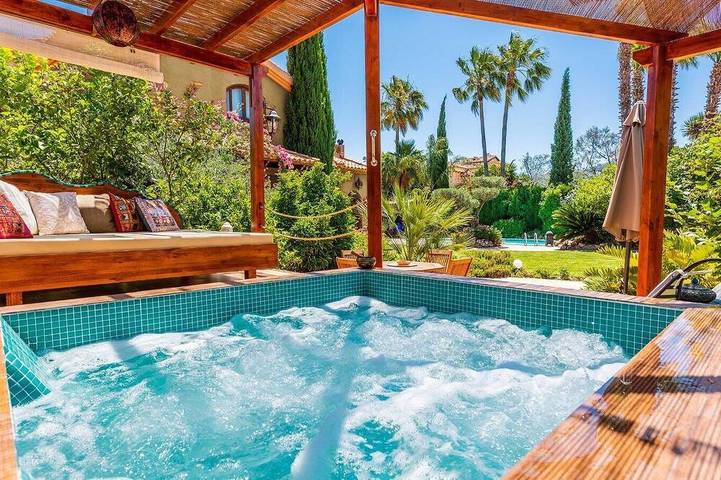 Villa für 5 Personen, mit Whirlpool und Garten sowie Terrasse - 1