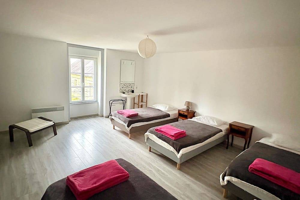 Maison en plein campagne, sans voisinage, pour accueillir votre groupe in Cast, Région de Châteaulin