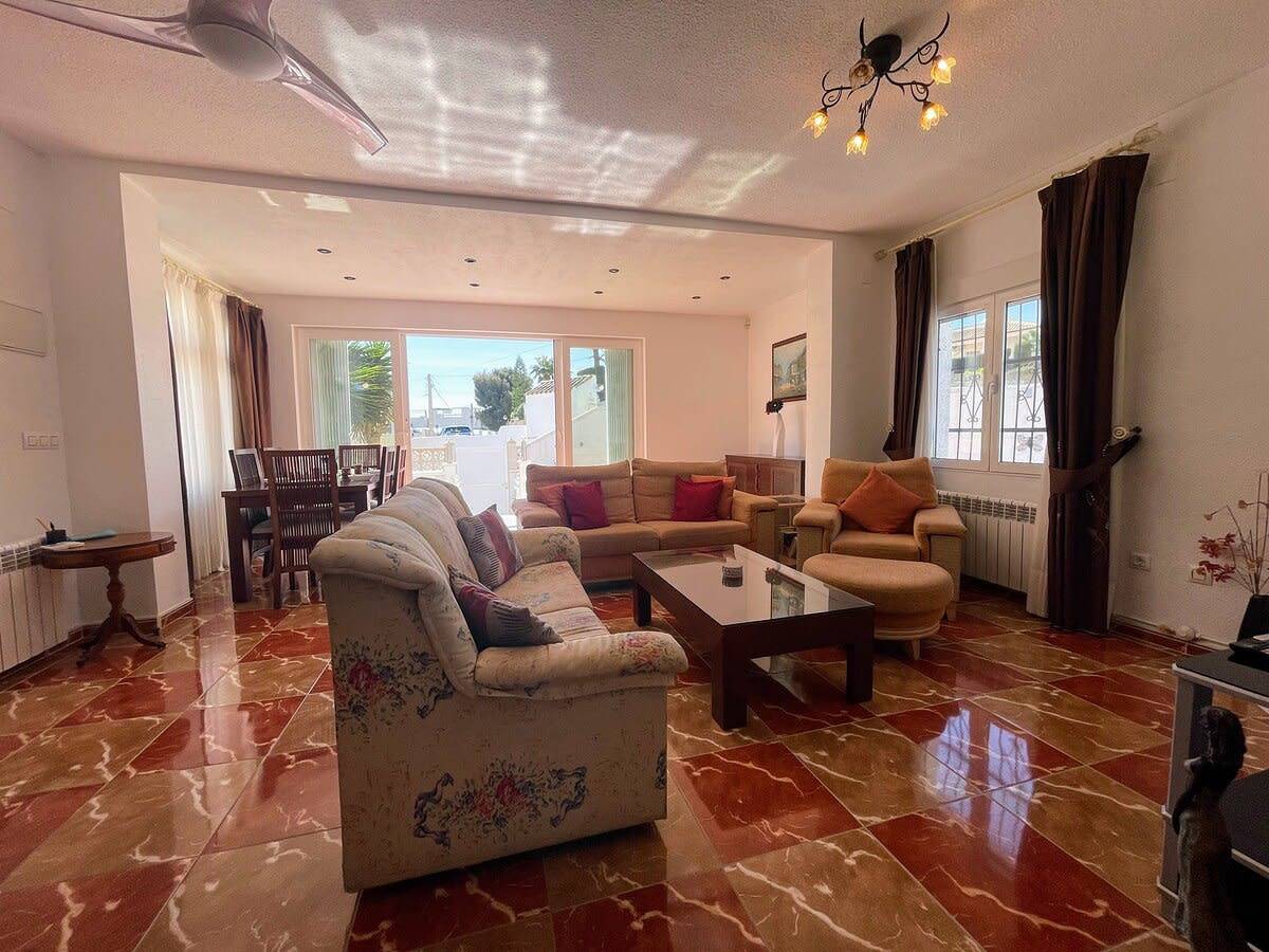 Traditional Villa with Private Pool in El Galan, Orihuela