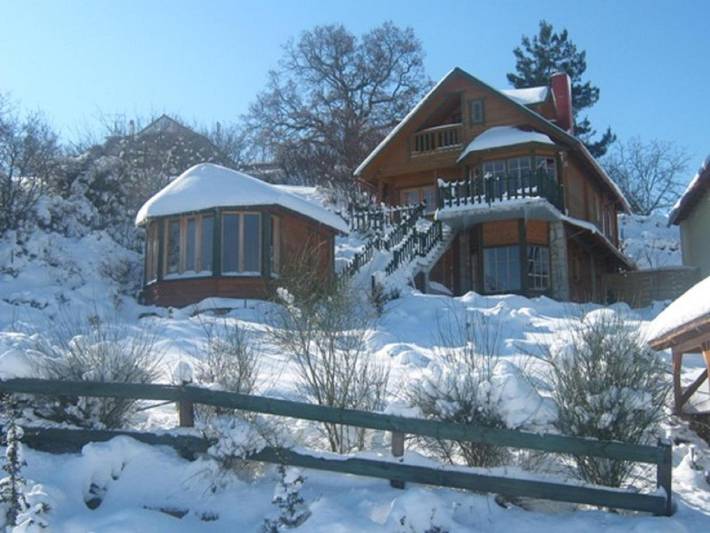 Apartament wakacyjny dla 10 osób, z widok i basen oraz ogród w Grecja