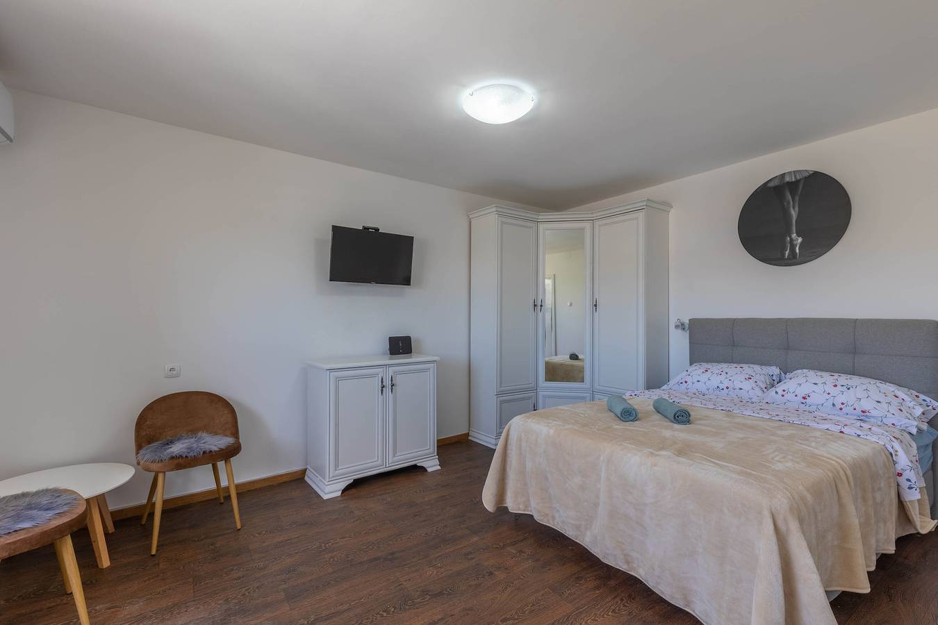 Ganze Wohnung, Seafront Apartment Sanja in Karlobag, Naturpark Velebit