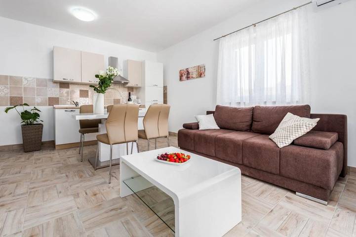 Ferienwohnung für 4 Personen, mit Garten in Funtana - 2