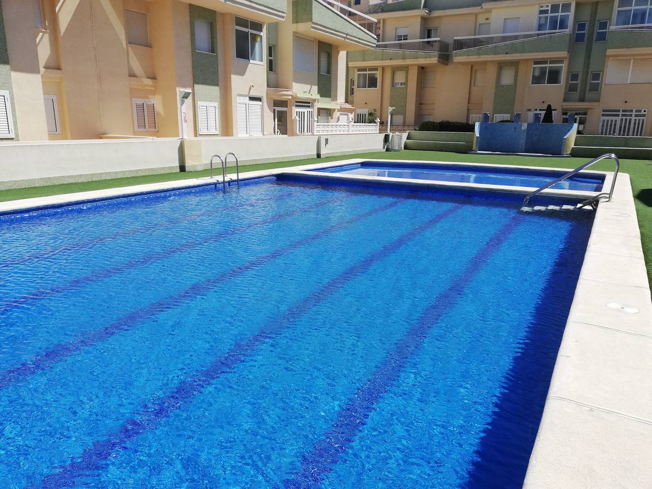 Apartamento entero, Delfines Iii bl.Iii esc.Ii 2º pta.5 ático Solo Familias in Playa Xeraco, Jaraco