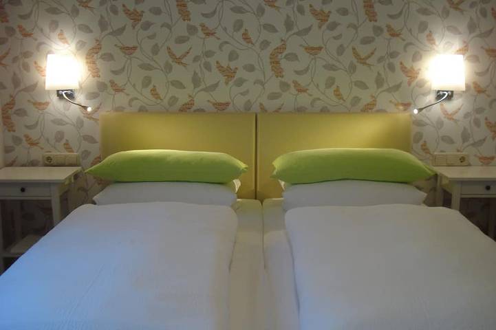 Ferienwohnung für 2 Personen, mit Garten in Ellenz-Poltersdorf - 2