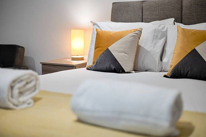 Ganze Wohnung, Contractor Base • Kitchen • Parking Included in Swansea, Swansea und Umgebung