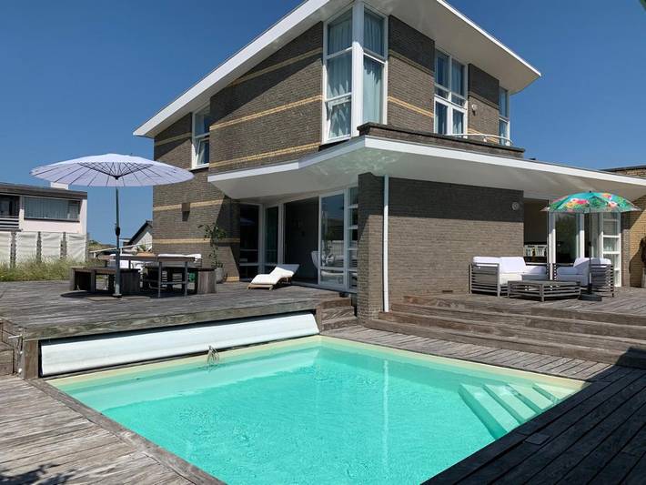 Villa für 6 Personen, mit Balkon und Terrasse sowie Garten und Pool