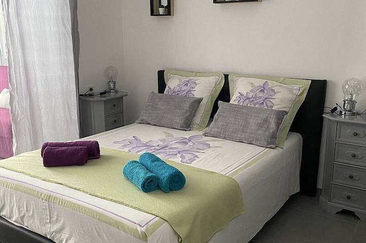 Location de vacances pour 4 personnes, avec jardin ainsi que terrasse et piscine dans Prunete - 3