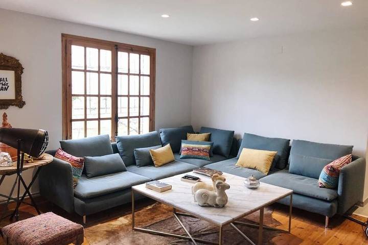 Location de vacances pour 16 personnes, avec Balcon et Terrasse ainsi que Jardin et Piscine à Castejón de Sos