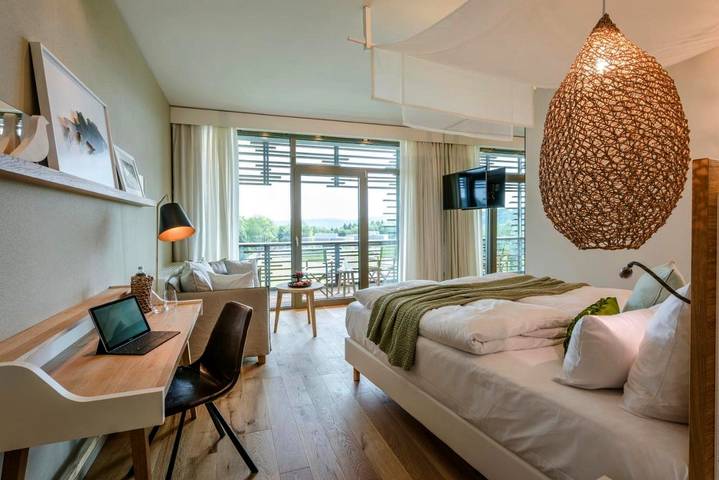Hotel für 2 Personen, mit Seeblick und Garten sowie Pool und Sauna im Saarland - 4