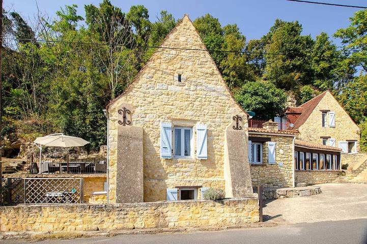 Location de vacances pour 6 personnes, avec Jacuzzi ainsi que Terrasse et Jardin à Domme
