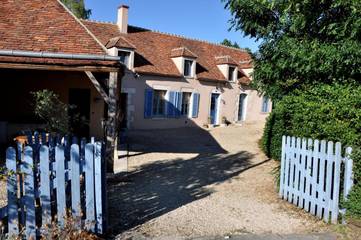 Maison d’hôte pour 2 personnes, avec jacuzzi ainsi que piscine et jardin dans Yonne