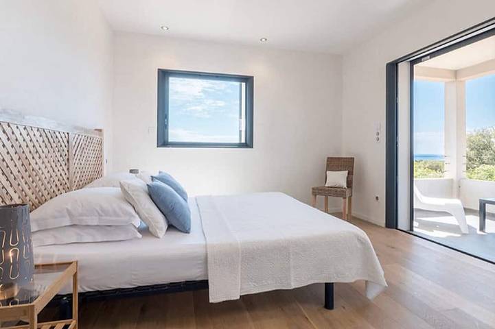 Villa pour 10 personnes, avec balcon ainsi que jacuzzi et jardin à Pianottoli-Caldarello - 4
