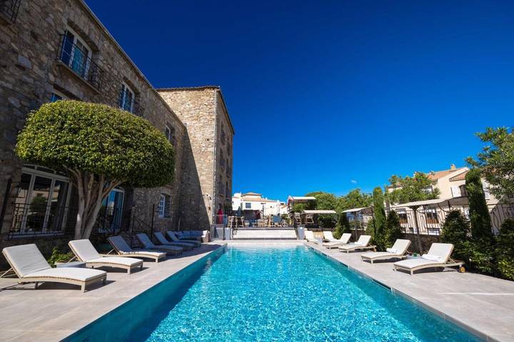 Hôtel pour 2 personnes, avec jardin et piscine