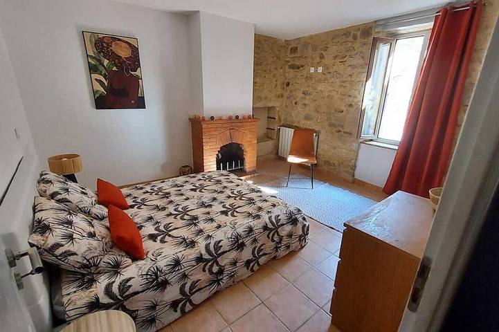 Location de vacances pour 4 personnes, avec terrasse à Vénéjan - 2