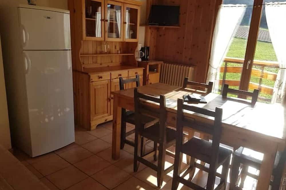 Entire apartment, Catinat apartment in Arvieux, Queyras