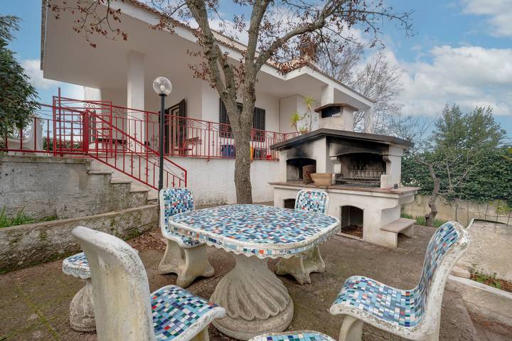 Apartament wakacyjny dla 8 osób, z ogród w Monopoli