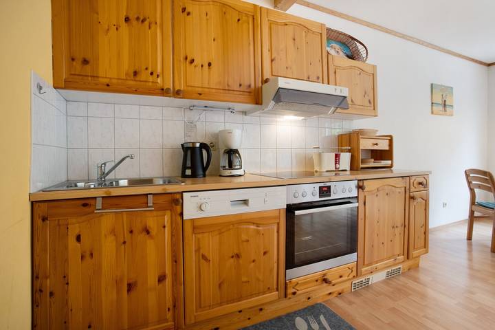 Ganze Wohnung, Haus "Albatros"Ferienwohnung 2 mit privater Terrasse und Wlan in Ostseebad Koserow, Koserow