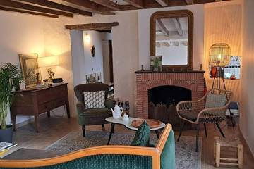Gîte pour 6 personnes, avec vue et piscine ainsi que vue sur le lac et jardin à Druyes-les-Belles-Fontaines