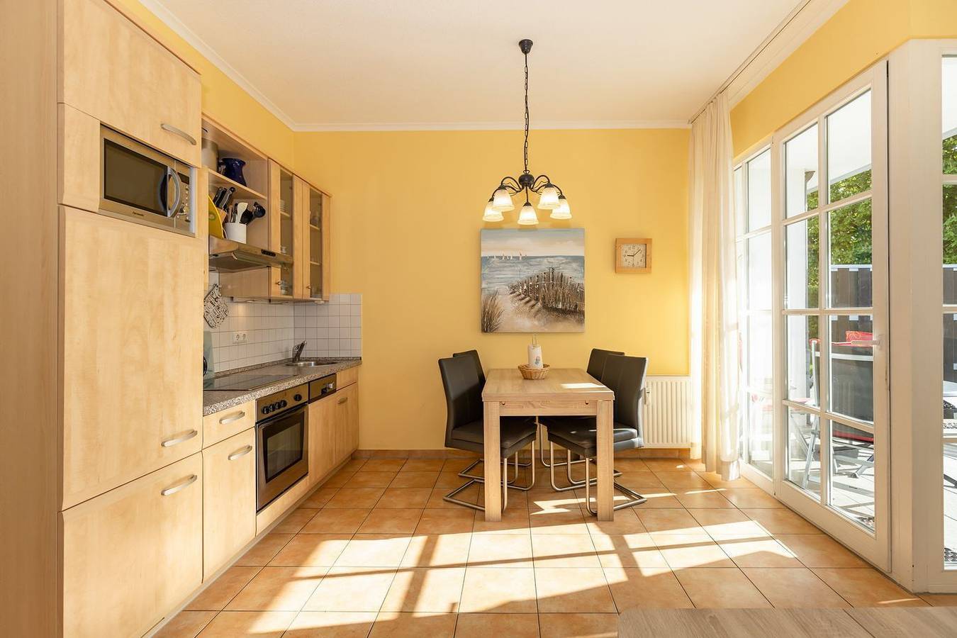 Ganze Wohnung, Tolles Ferienapartment an der Ostsee mit Sonnenterrasse - nur 20 m zum Strand! in Ostseebad Kühlungsborn, Kühlungsborn