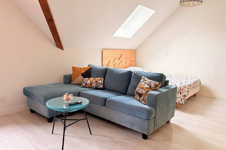 Location de vacances pour 2 personnes, avec balcon ainsi que piscine et jacuzzi à Faverges