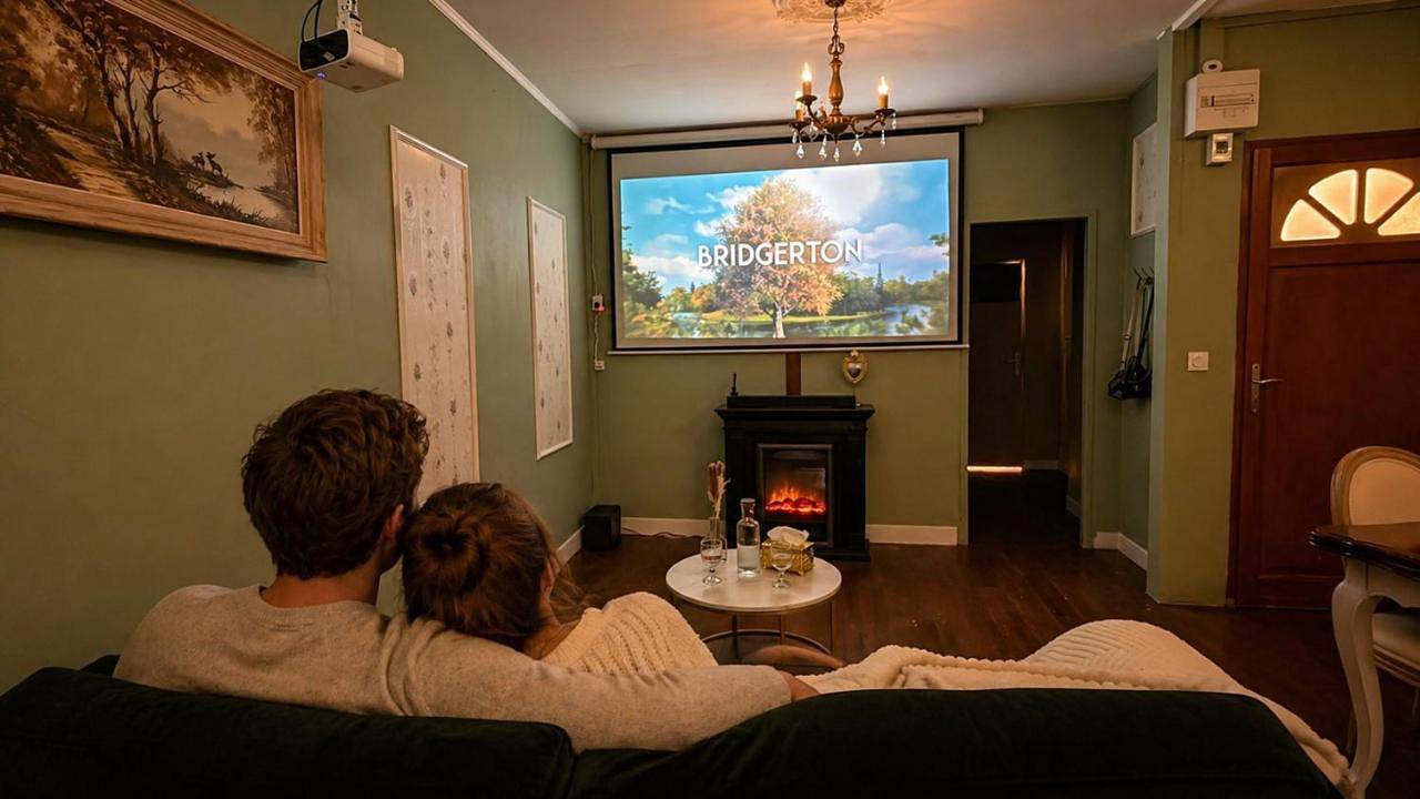 Appartement entier, La Suite du Château-Écran Cinéma 2m50-Romantique in Le Lude, Vallée de la Loire
