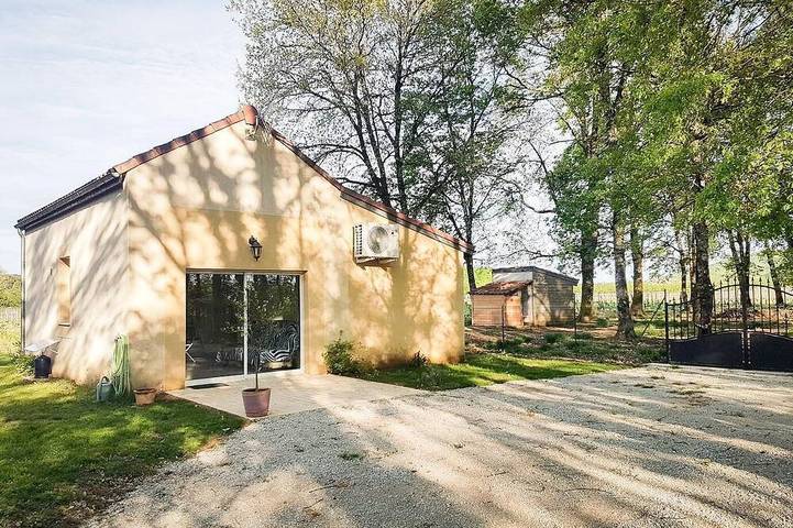 Location de vacances pour 2 personnes, avec jardin, animaux acceptés à Vire-sur-Lot