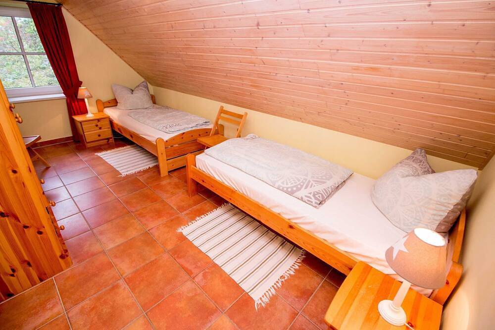 Ganze Wohnung, 4-Raum-Landhaus (2) mit Sauna und Kamin (86m²) - Ferienhof Landhäuser in Mechelsdorf, Bastorf
