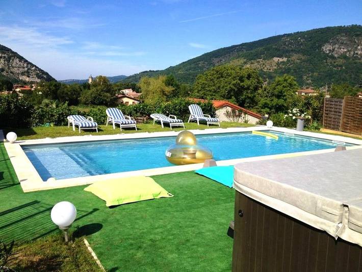 Villa pour 12 personnes, avec piscine et balcon