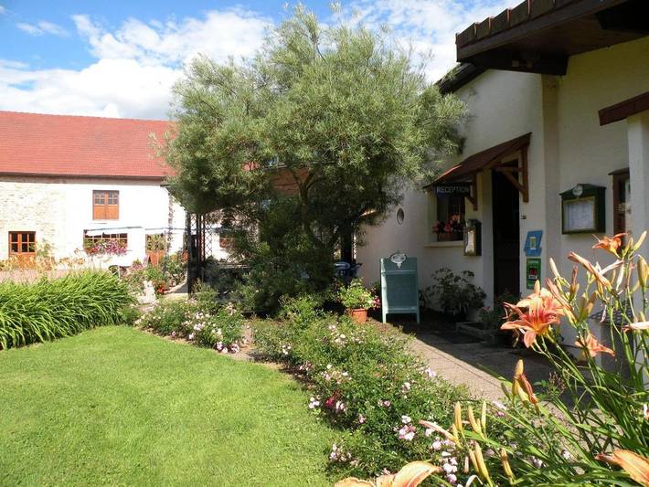 Gîte pour 2 personnes, avec balcon ainsi que jardin et vue dans Lac de Charmes - 2