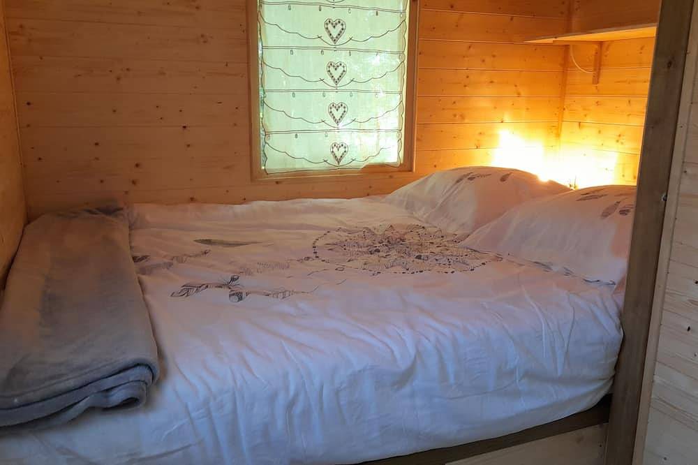 Comfortable little trailer in Ornans, Doubs (desambiguación)